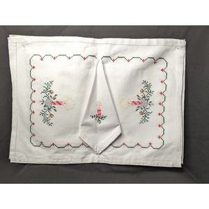 Christmas Placemat Napkins Table Cloth Candle Motif NWOT